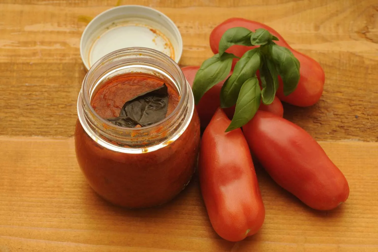 San Marzano tomatoes... Made in Italy! San Marzano tomato mangiamo italiano